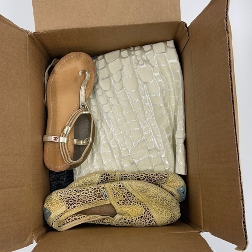 Women’s Mystery Box; Toms, Express, Tommy & More!